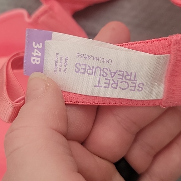 Pink bra - Picture 3 of 3